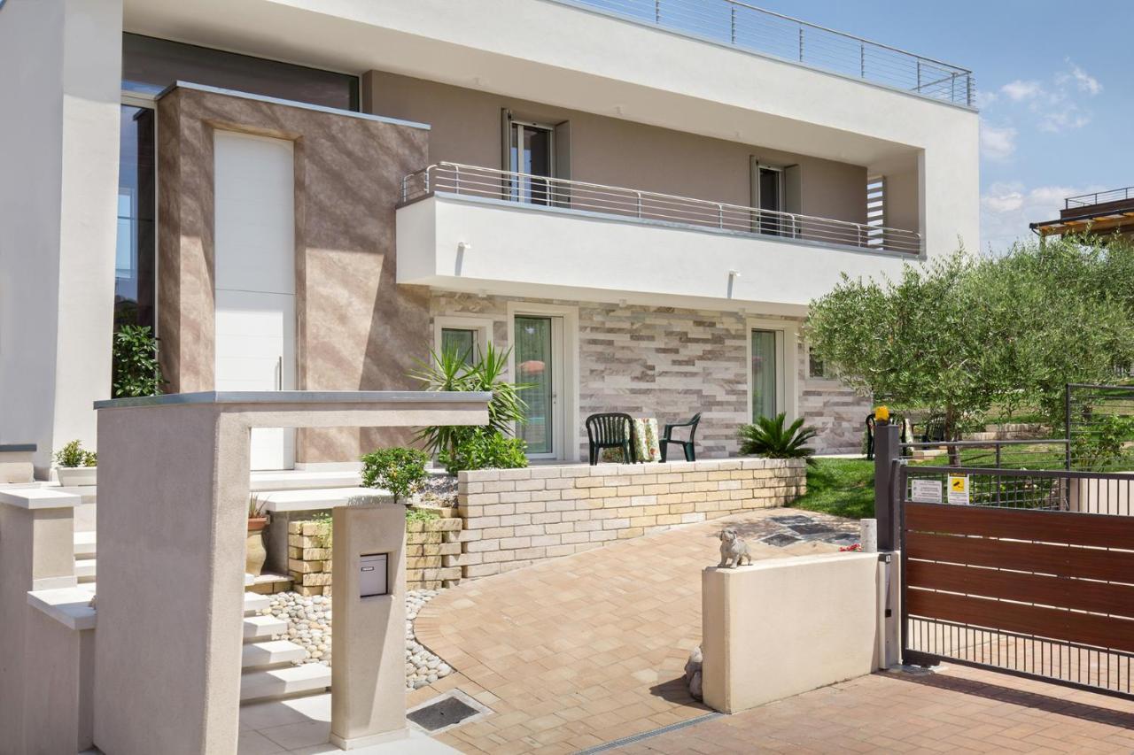 Villa Aurora-Holiday Home Apt 1 巴多利诺 外观 照片