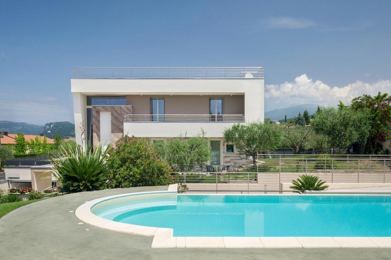 Villa Aurora-Holiday Home Apt 1 巴多利诺 外观 照片