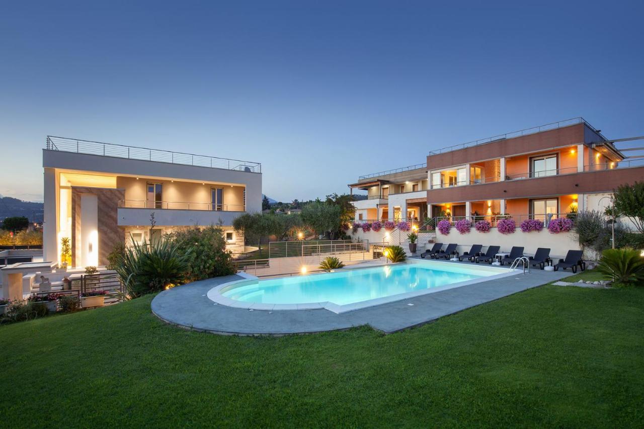 Villa Aurora-Holiday Home Apt 1 巴多利诺 外观 照片