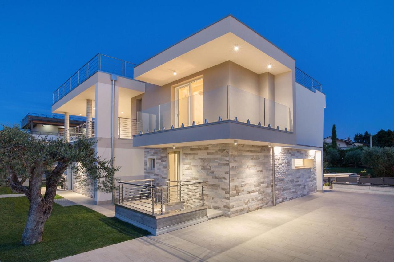 Villa Aurora-Holiday Home Apt 1 巴多利诺 外观 照片