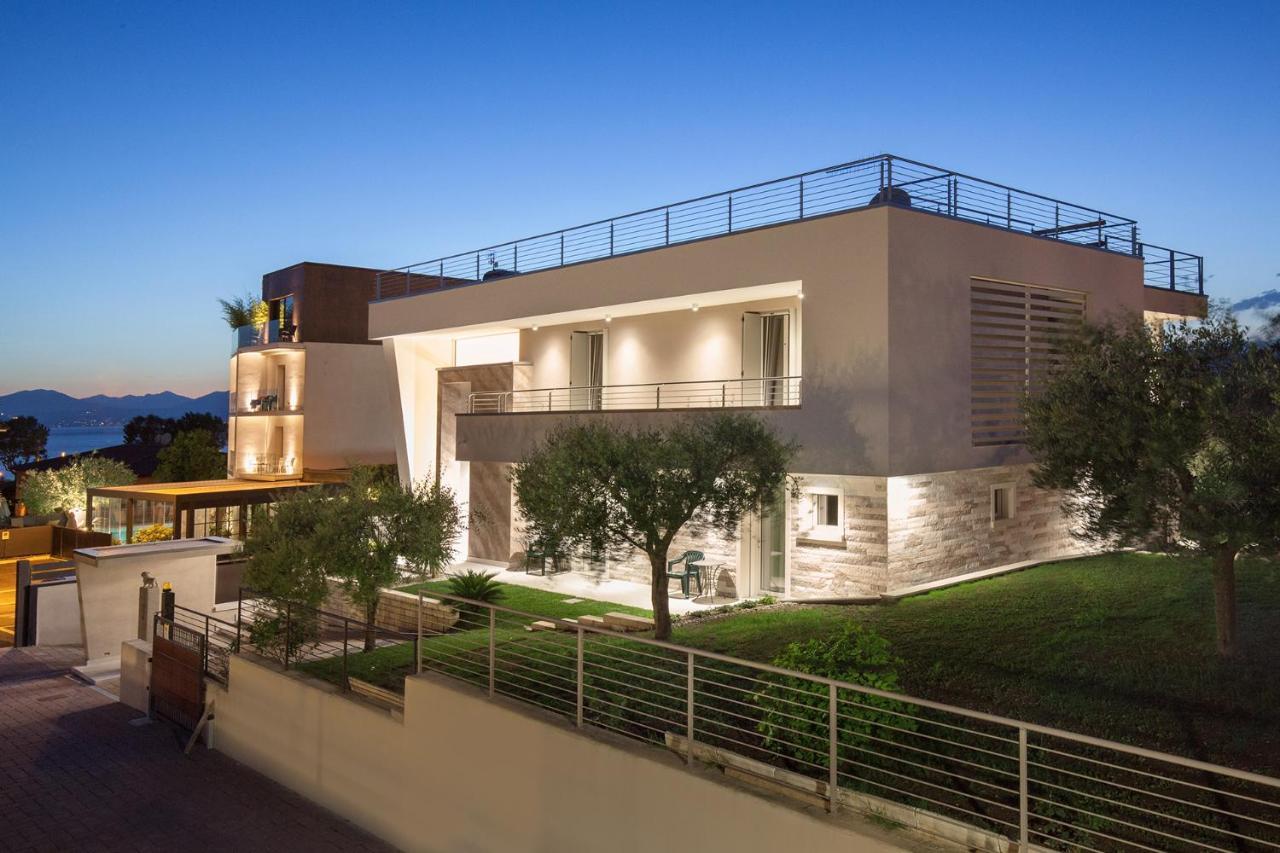 Villa Aurora-Holiday Home Apt 1 巴多利诺 外观 照片