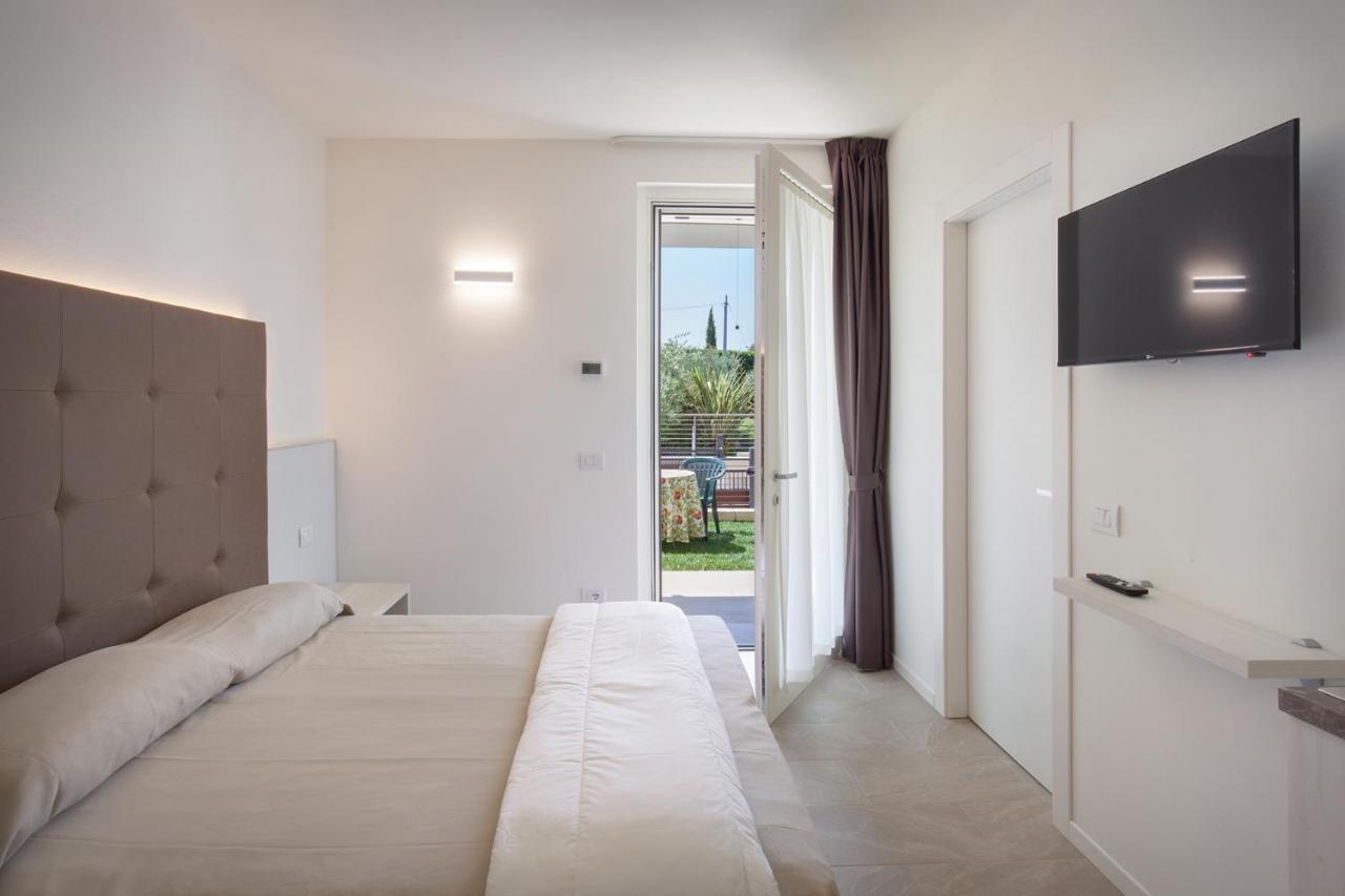 Villa Aurora-Holiday Home Apt 1 巴多利诺 外观 照片